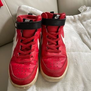 Nike court borough Mid 2